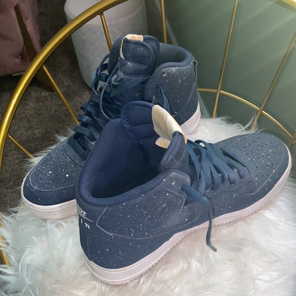 Men’s navy blue Nike airs size 6 1/2 - Picture 4 of 5